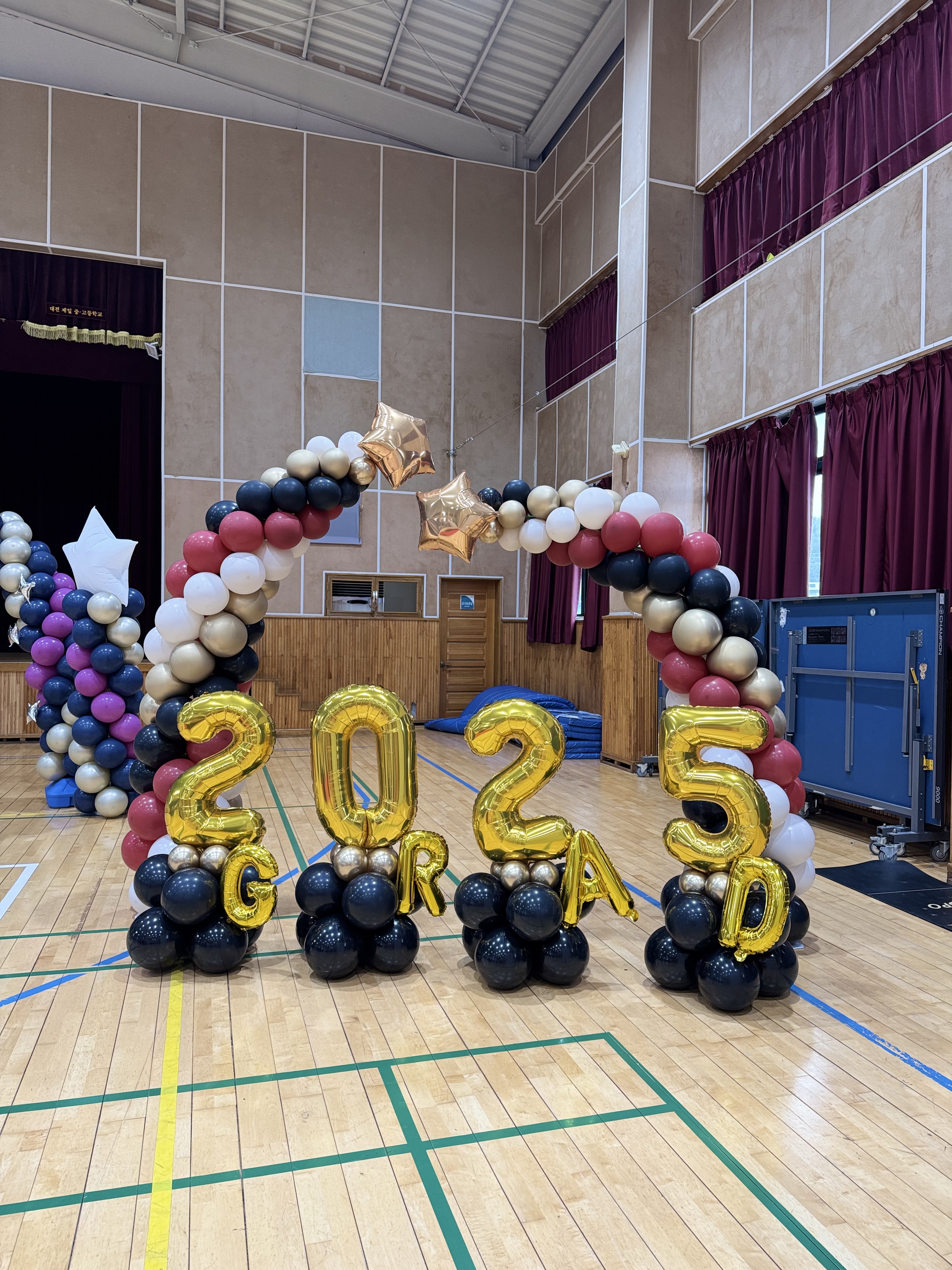 2025 골드 포인트 졸업 아치