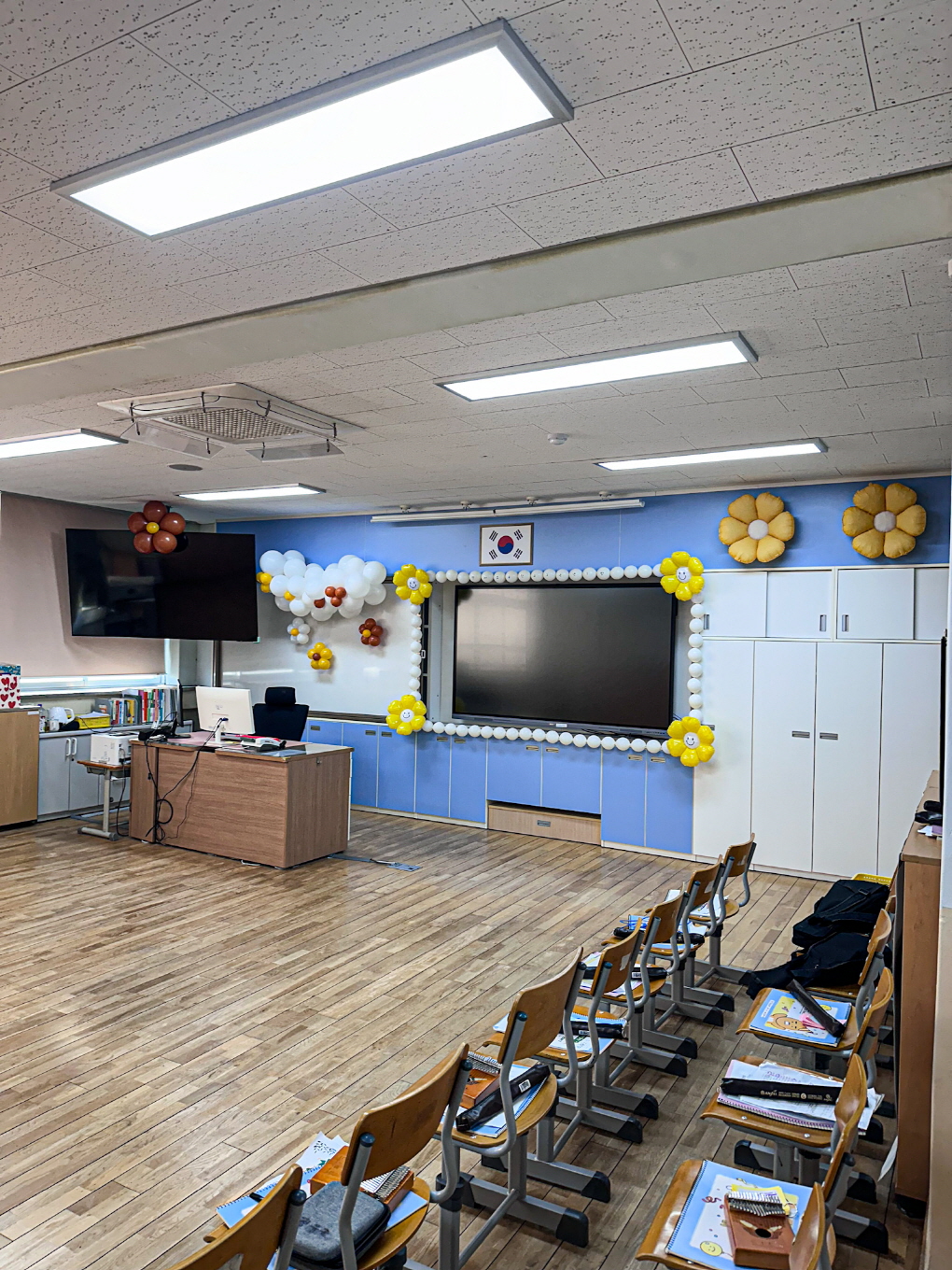 안서초등학교 학예회 교실 풍선장식